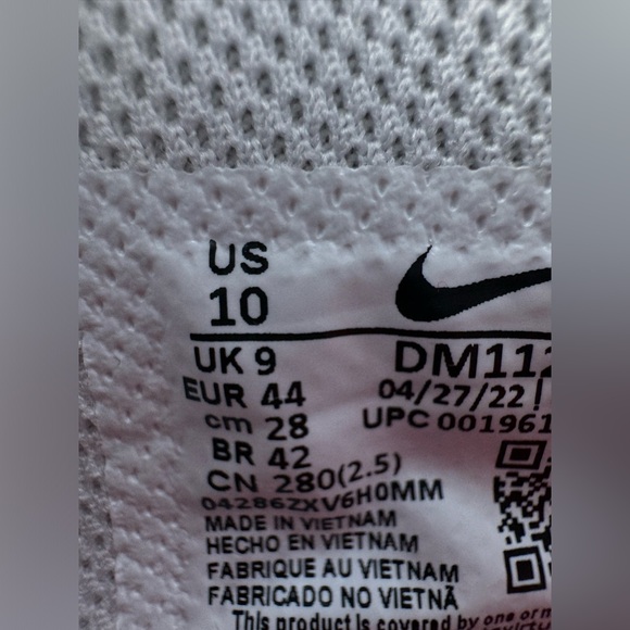 Nike Kyrie Flytrap 6 Basketball
Shoes - Picture 7 of 10